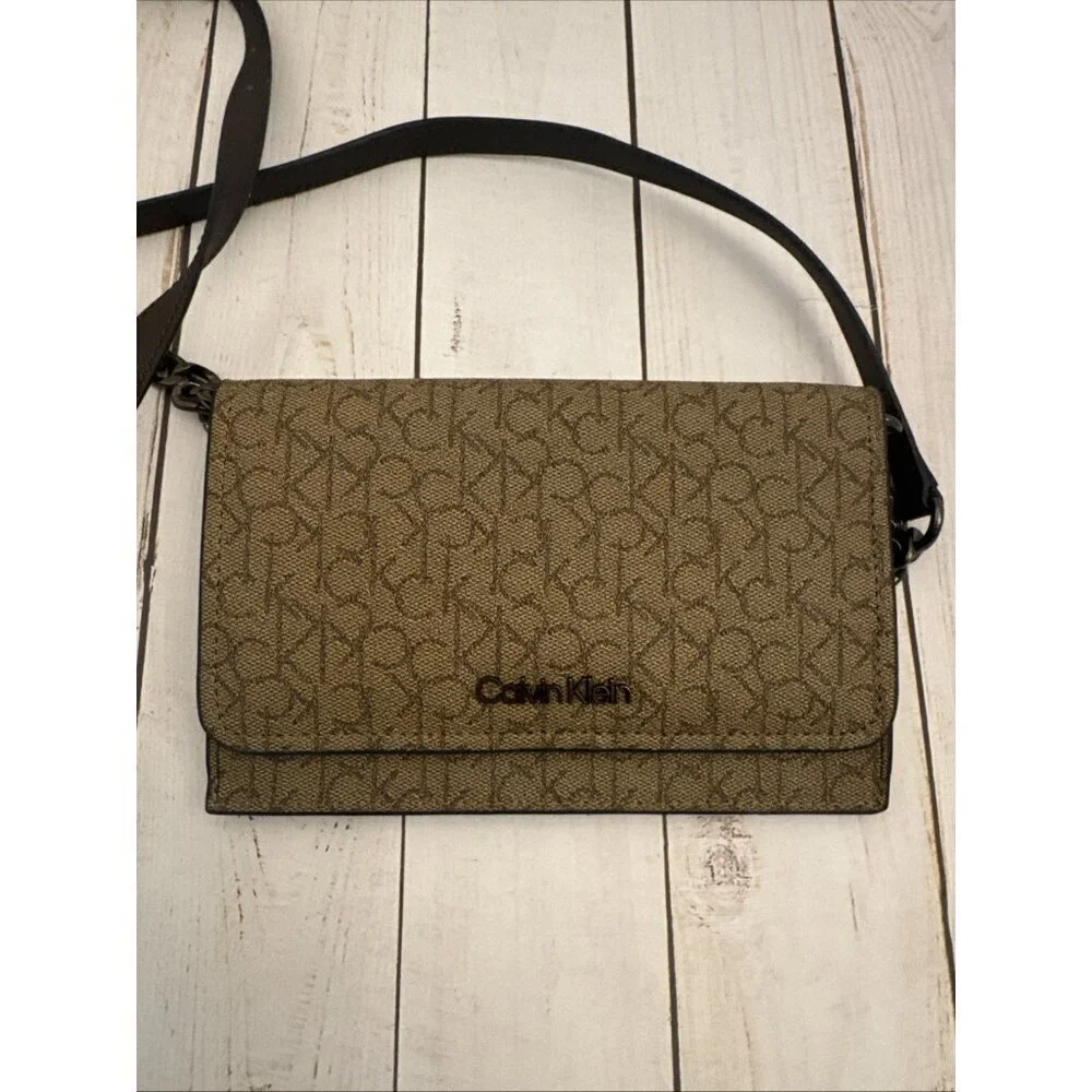 Calvin Klein Beige Leather Logo Crossbody Wallet Adjustable 7.5